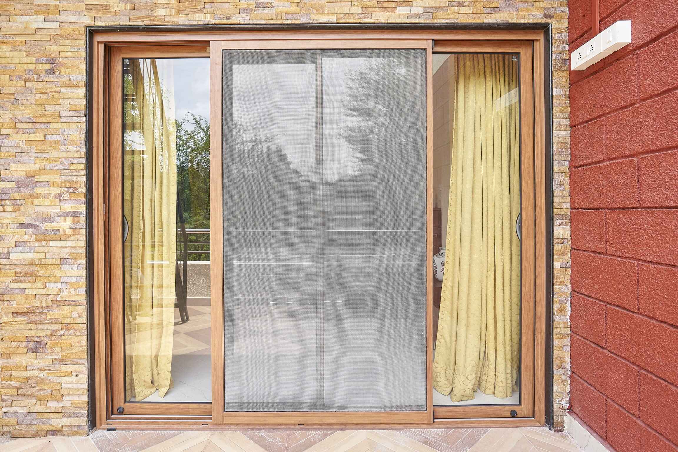 High quality wooden finish window